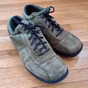 9 Women's Green Suede Booties Square Toe Faded Glory Jessica